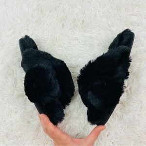 UNBRANDED black fully furred fluffy comfy open toe slippers size large